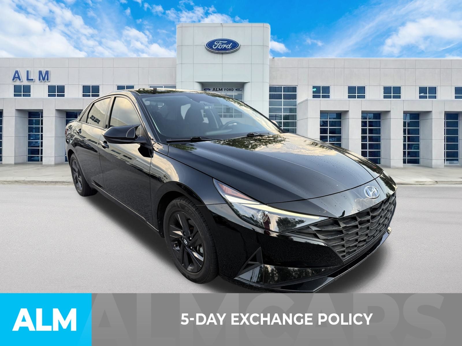 Used 2022 Black Hyundai SEL image 3
