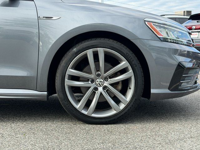 Used 2018 Gray Volkswagen 2.0T R-Line image 24