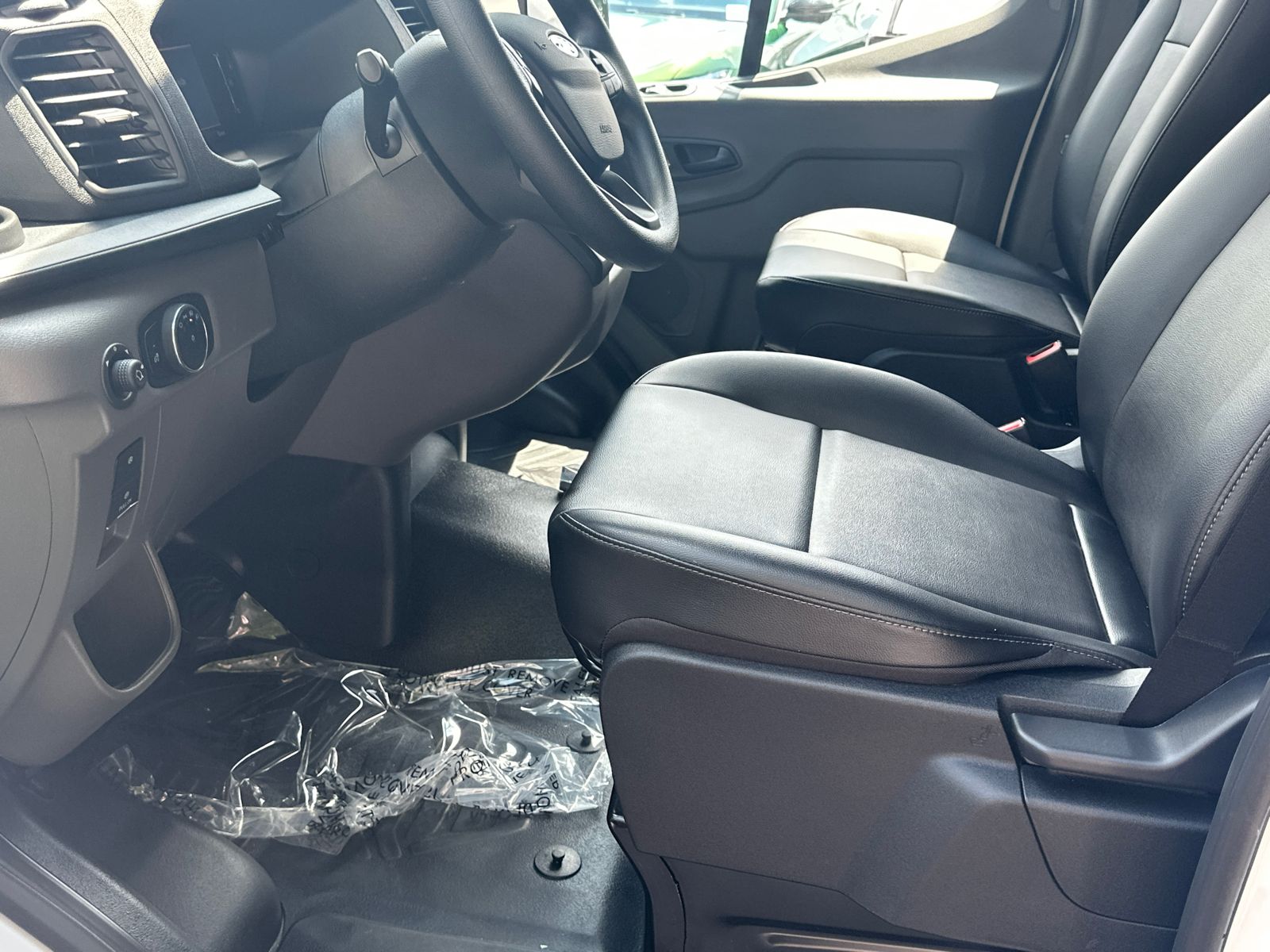 New 2026 Oxford White Ford Cargo Van image 10