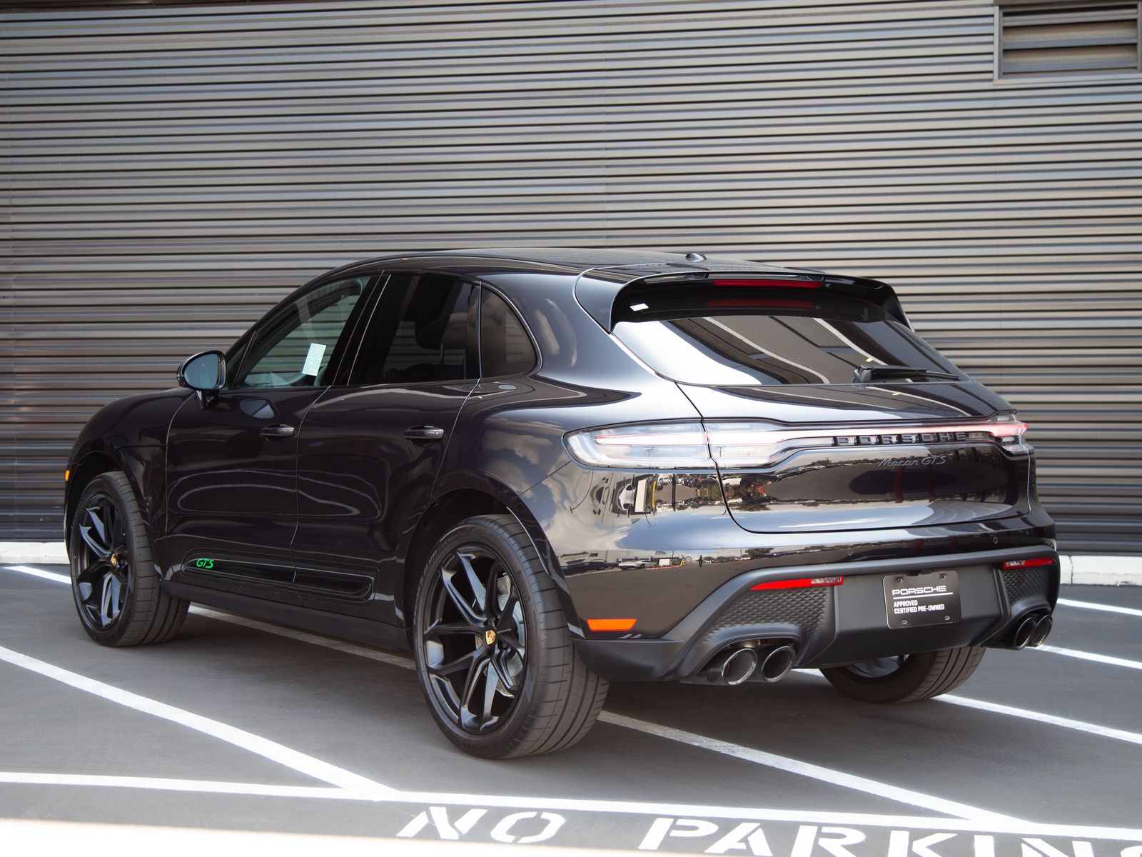 View vehicle photo 3