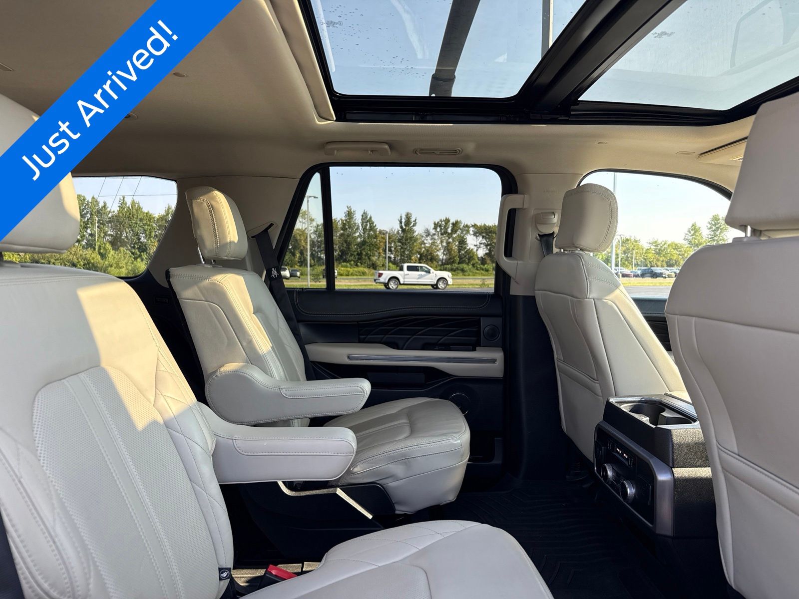 2020 Ford Expedition image 8