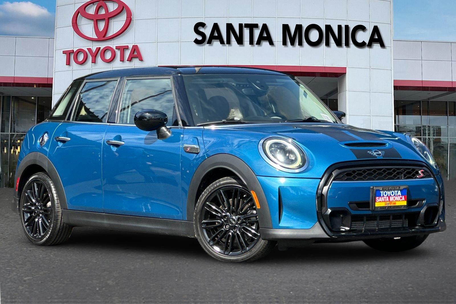 Island Blue Metallic 2023 MINI Cooper Hatchback Front-Wheel Drive 7-Speed Automatic