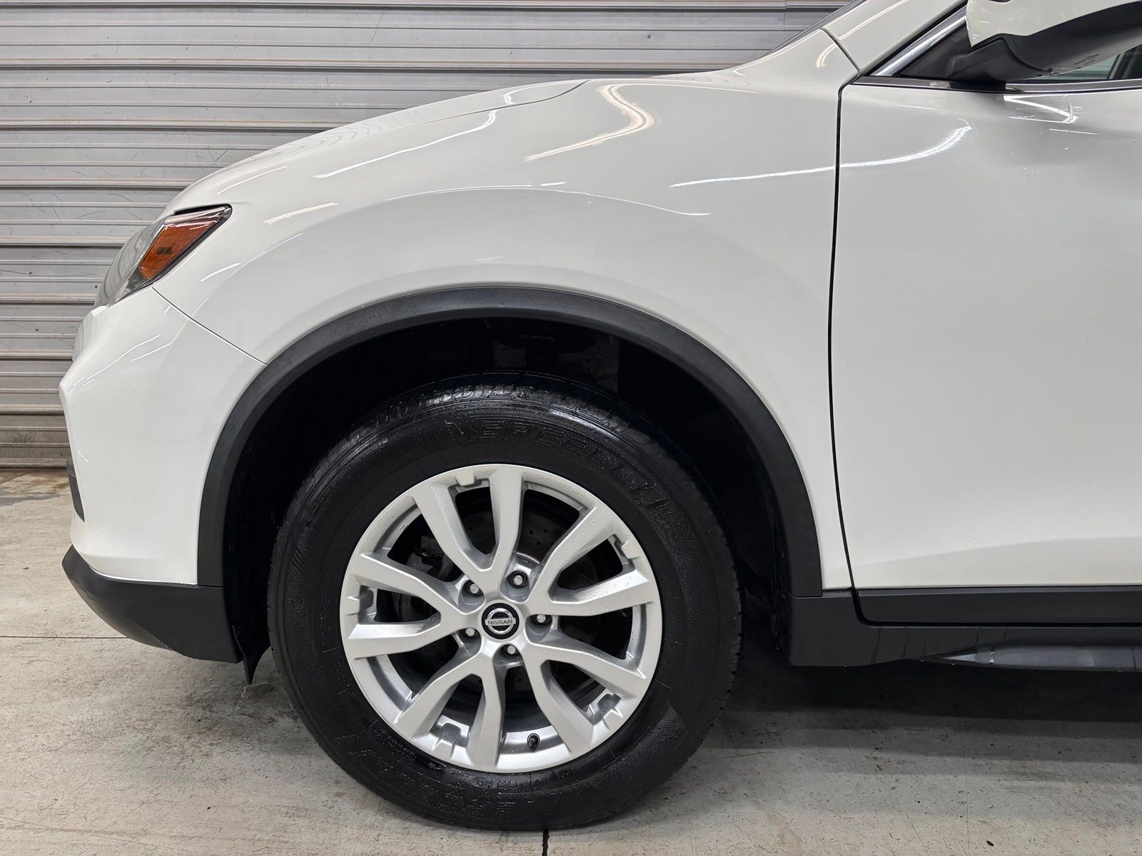 Photo 4 of 2017 Nissan Rogue SV