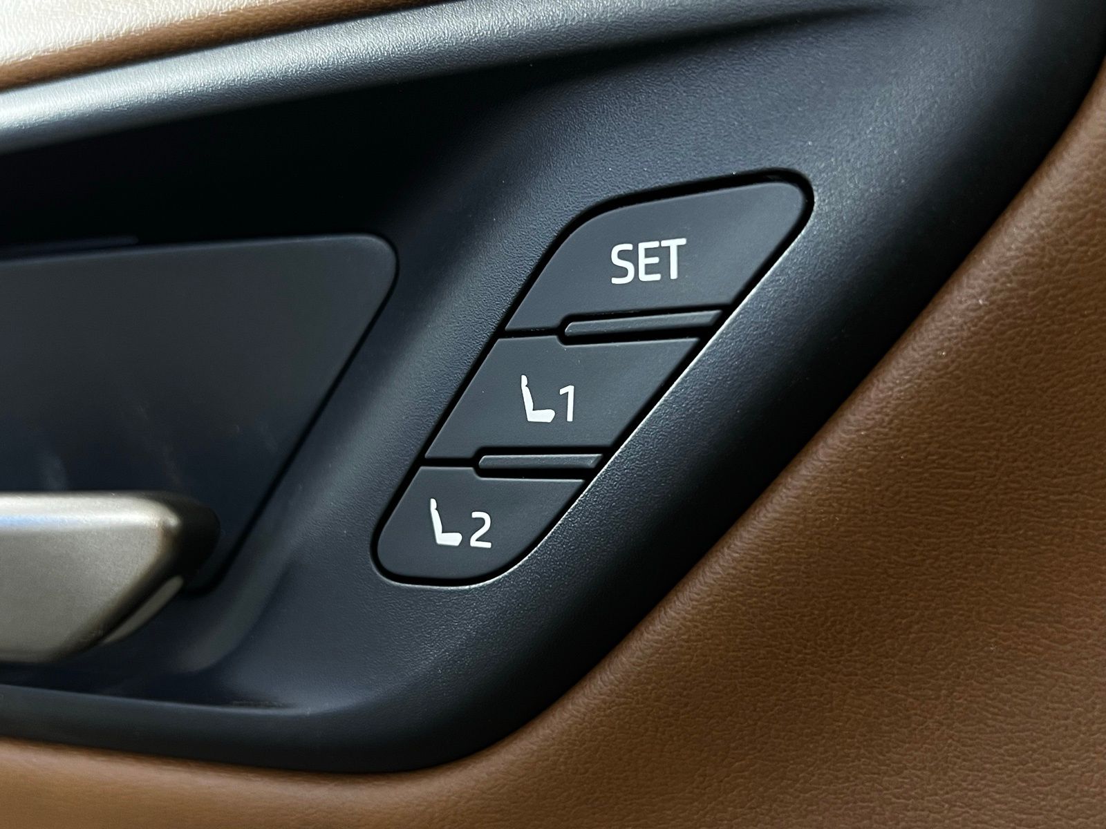 Thumbnail: 2025 Toyota Crown Signia - 15