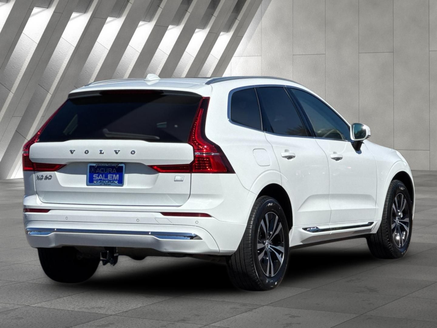 used 2022 Volvo XC60 Recharge Plug-In Hybrid car, priced at $31,998