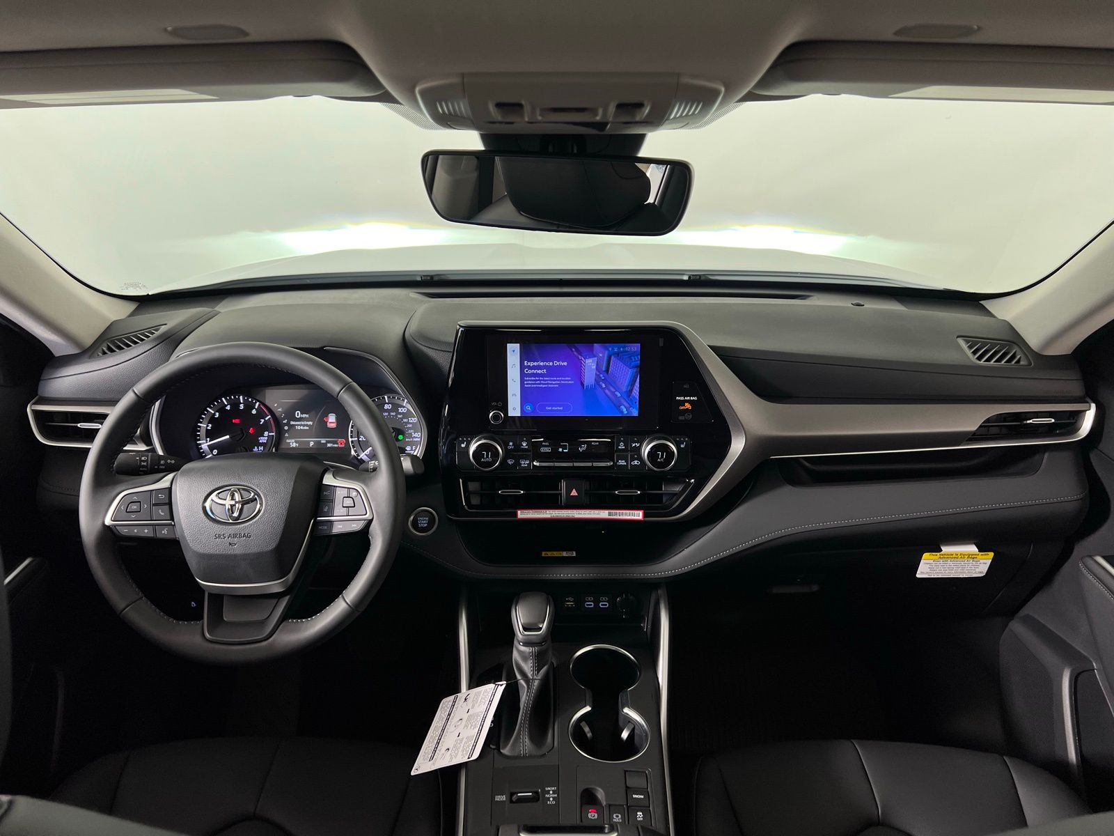 2025 Toyota Highlander XLE 23