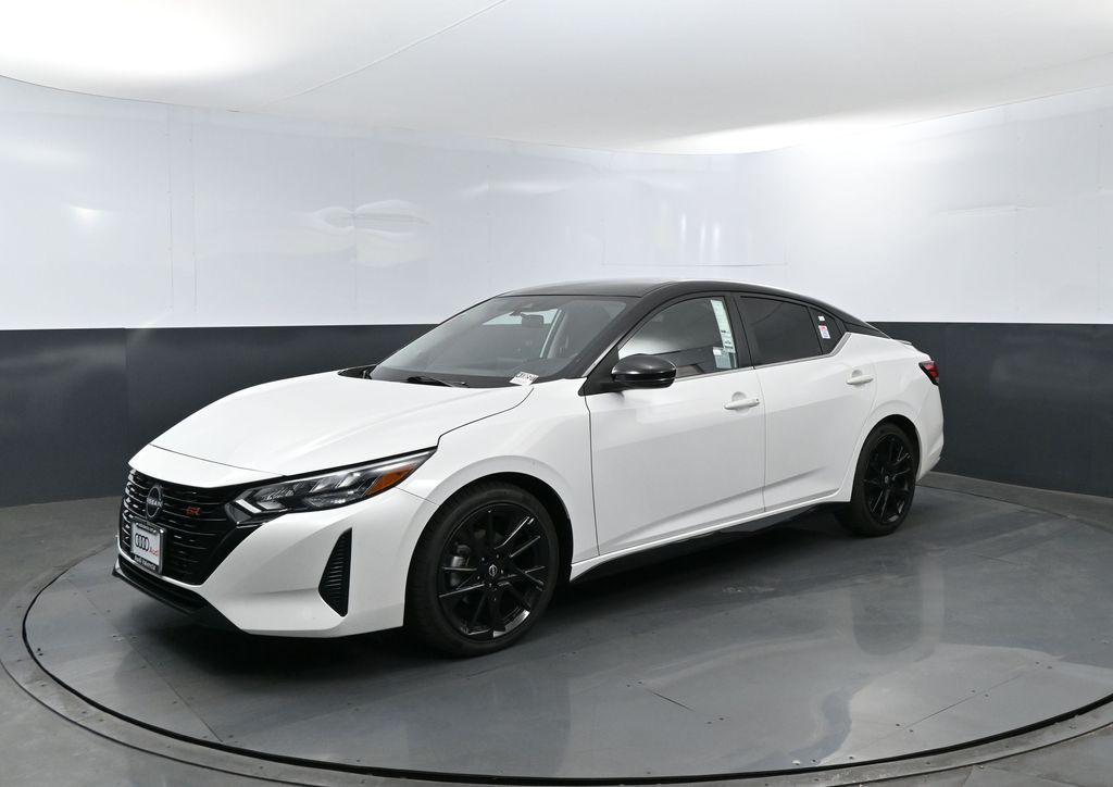 Aspen White/Super Black 2025 Nissan Sentra Sedan Front-Wheel Drive Continuously Variable Transmission