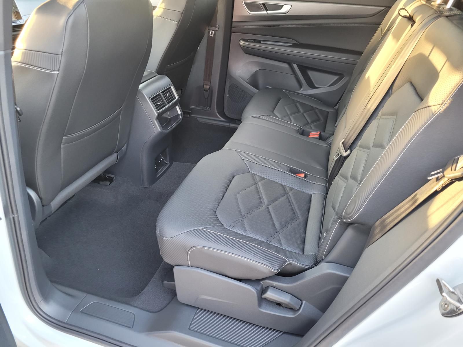 new 2026 Volkswagen Atlas Cross Sport car, priced at $40,284