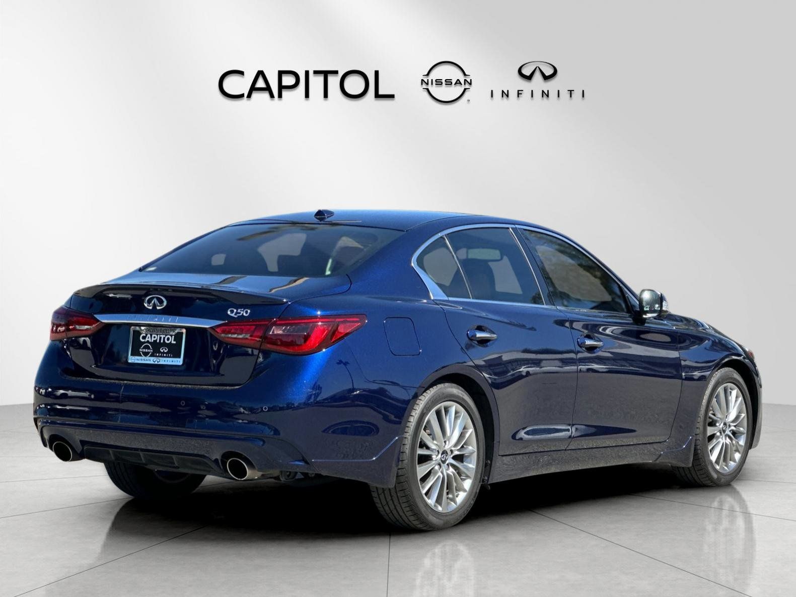 View vehicle photo 5