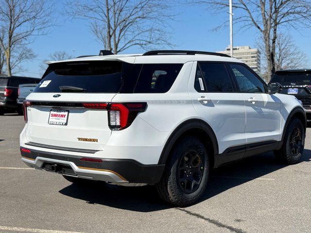 New 2026 Star White Metallic Tri-Coat Ford Tremor image 3