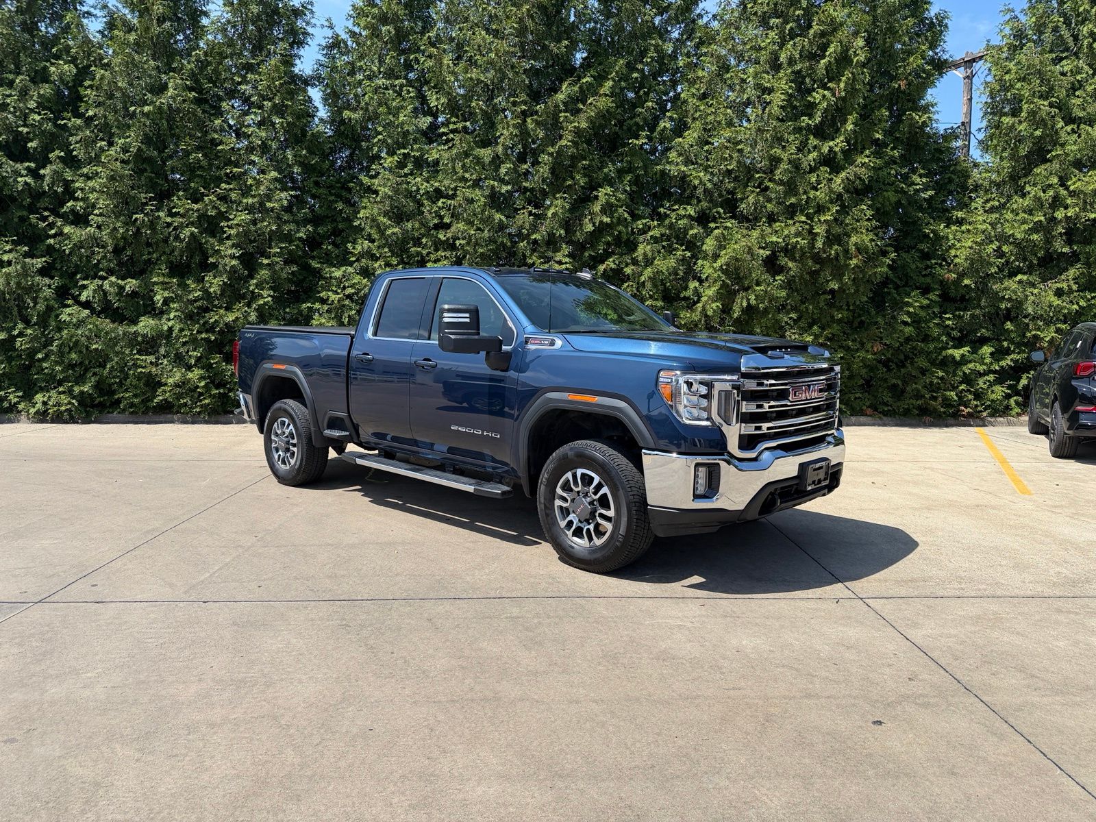 Pacific Blue Metallic 2022 GMC Sierra 2500HD SLE Double Cab 4WD Pickup Truck Four-Wheel Drive 6-Speed Automatic