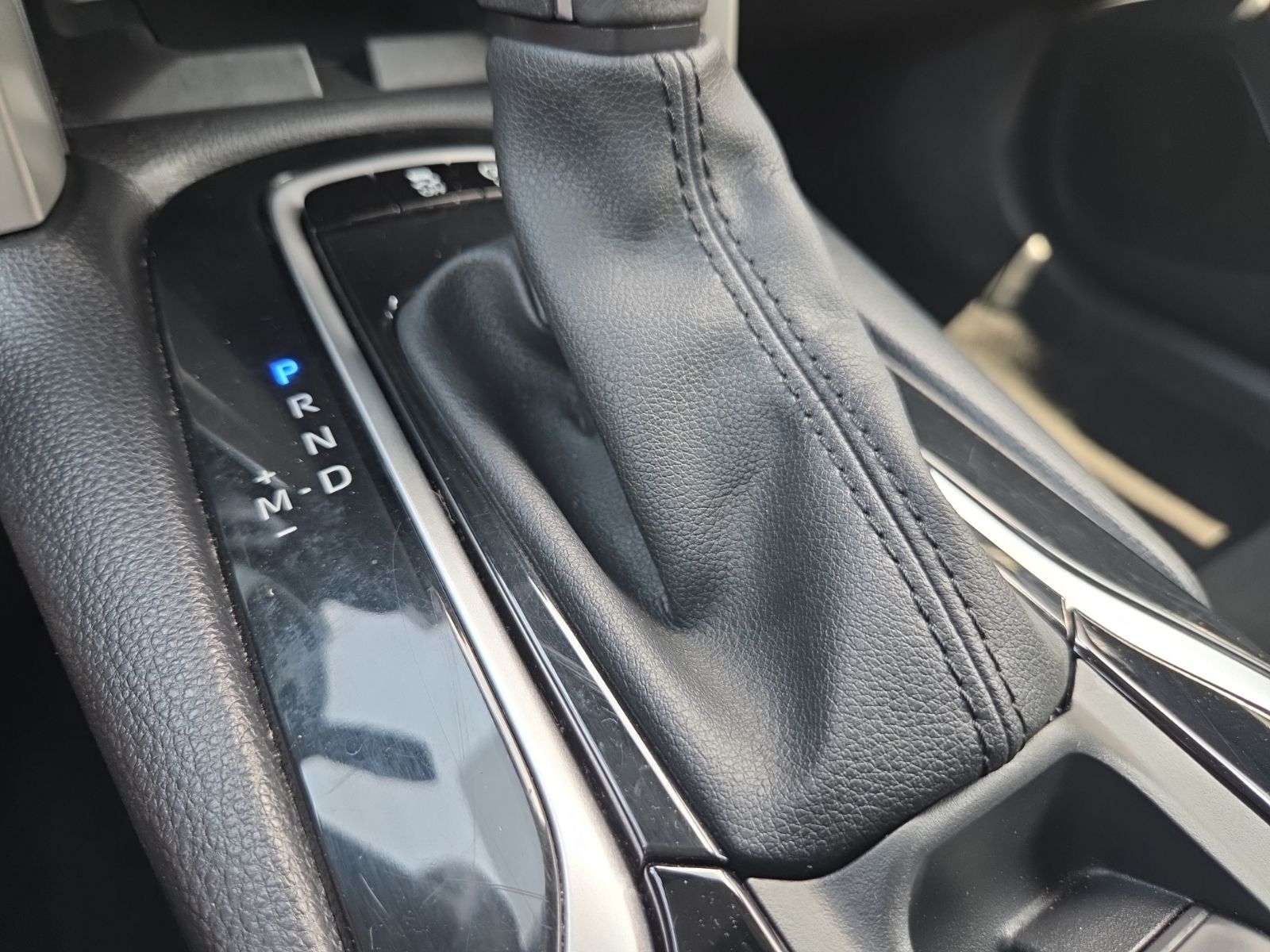 2025 Toyota Corolla Cross XLE - Photo 27