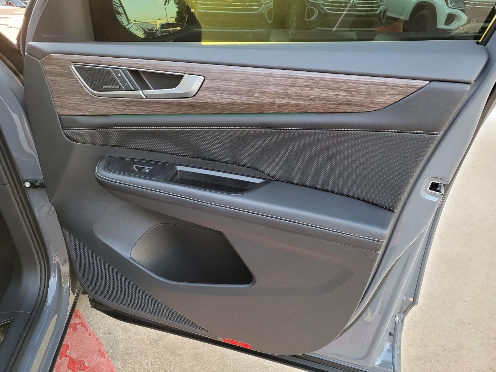 used 2025 Volkswagen Atlas car, priced at $44,900