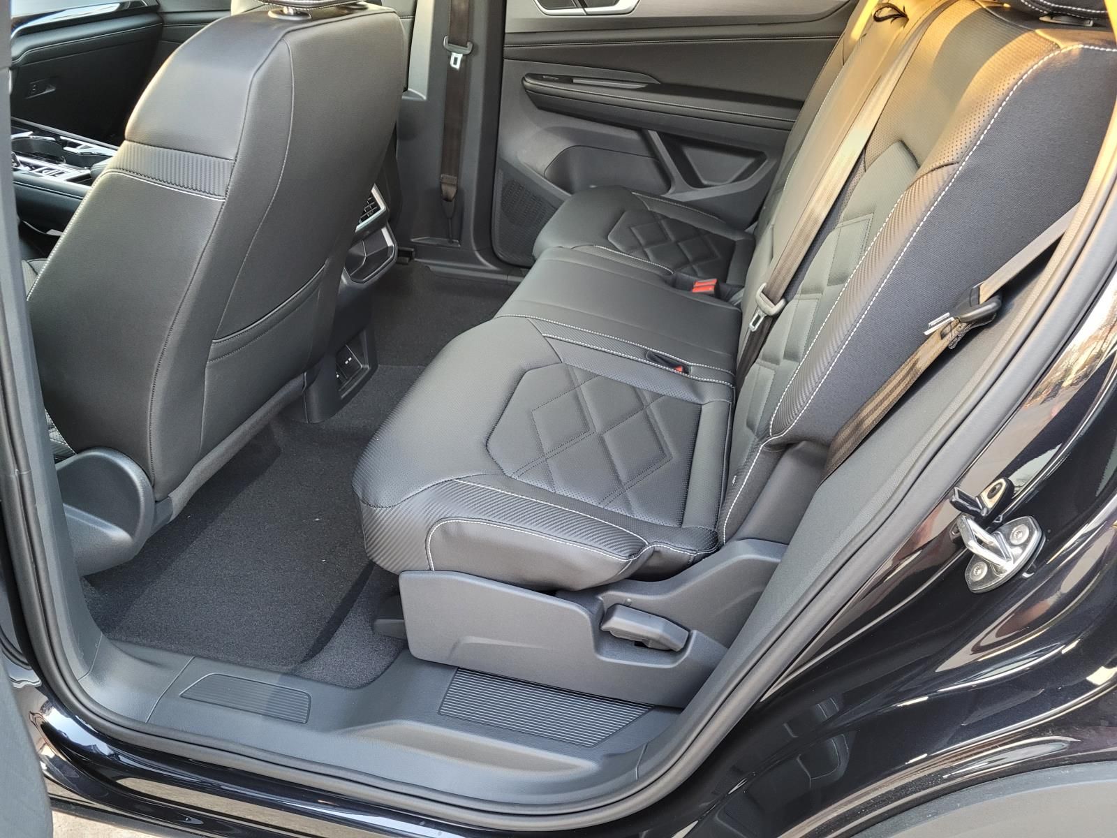 new 2026 Volkswagen Atlas Cross Sport car, priced at $41,538