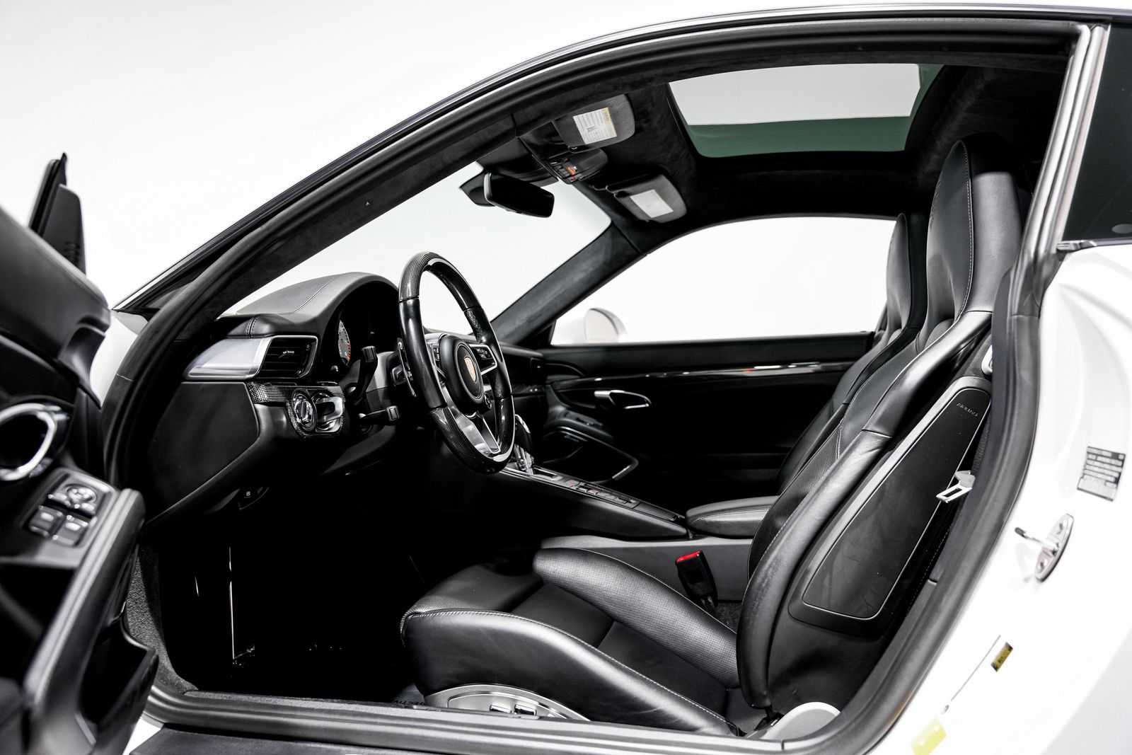 2018 Porsche 911 Turbo S — photo 22