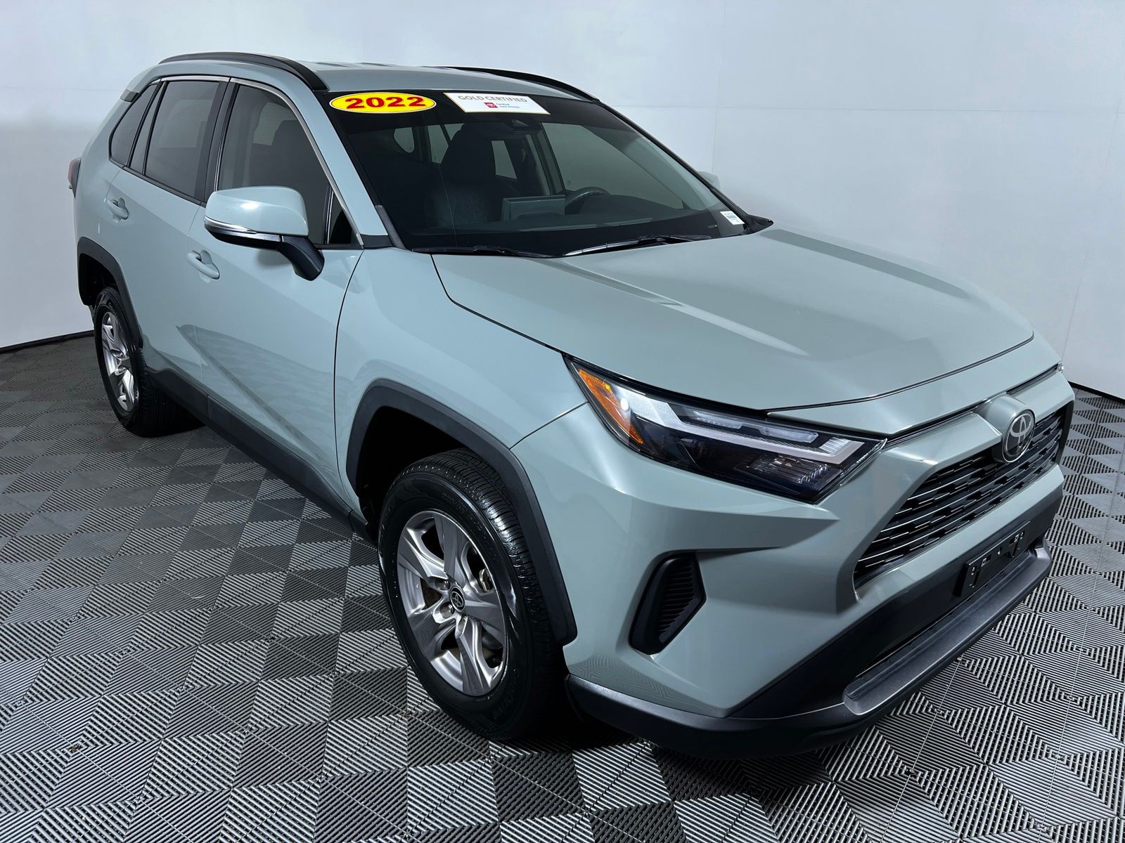 Thumbnail: 2022 Toyota RAV4 - 3