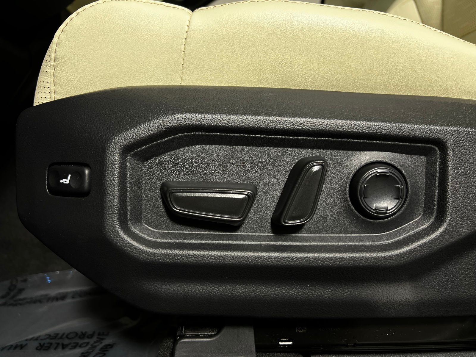 Thumbnail: 2023 Toyota Tundra - 13