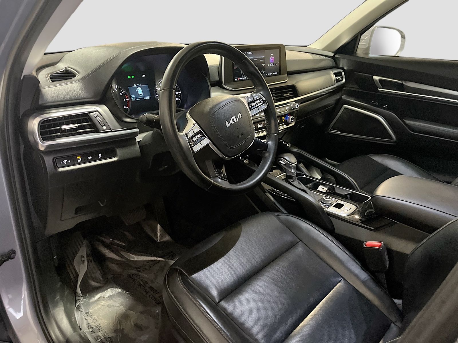 Used 2022 Silver Kia S image 9