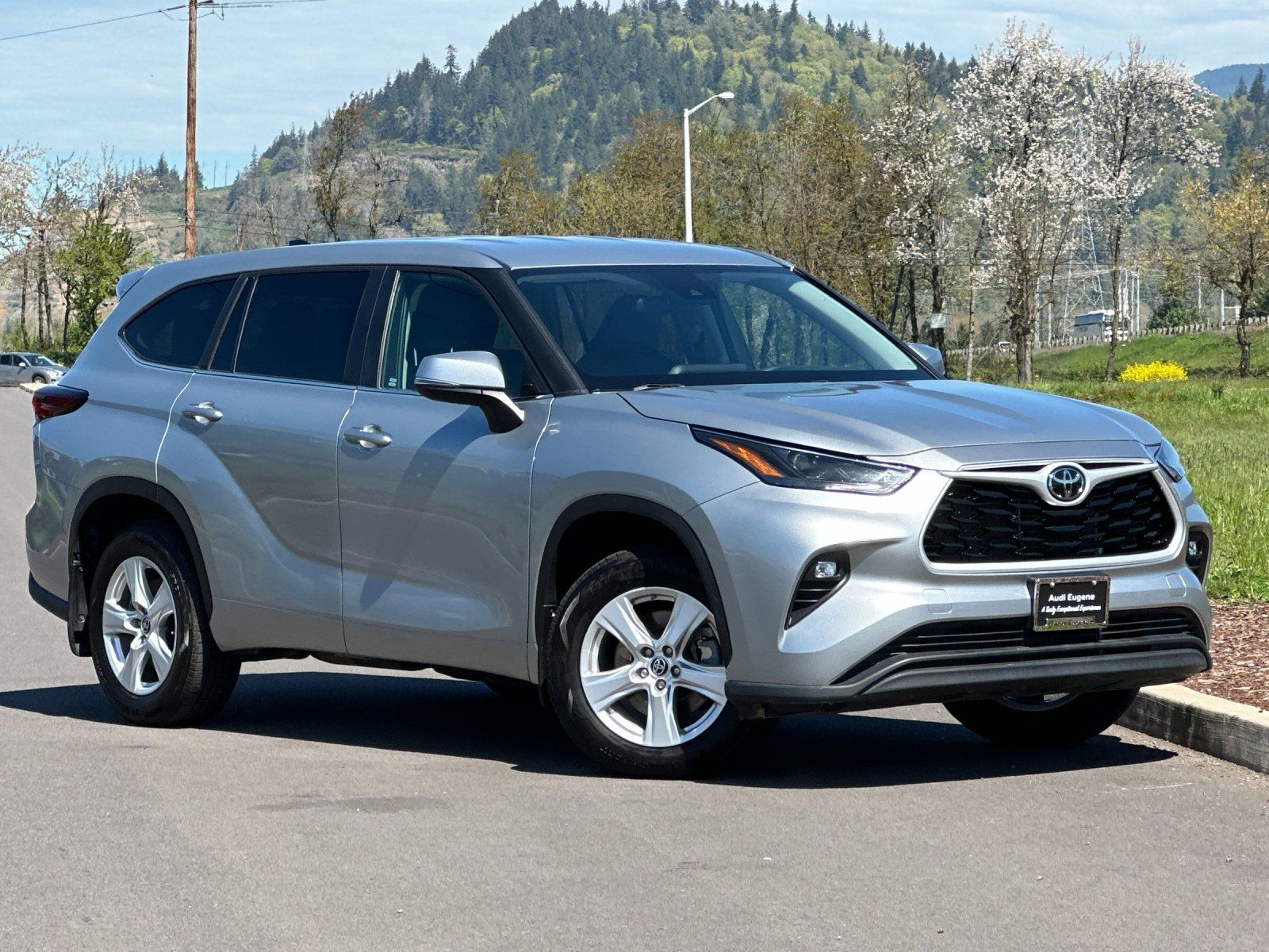 Celestial Silver Metallic 2024 Toyota Highlander LE AWD SUV / Crossover All-Wheel Drive 8-Speed Automatic