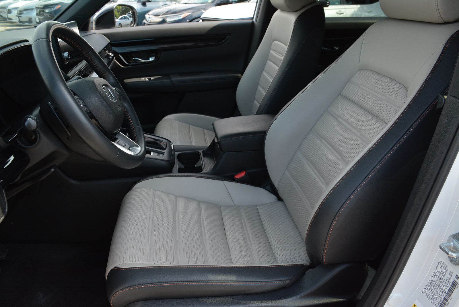 View vehicle photo 7