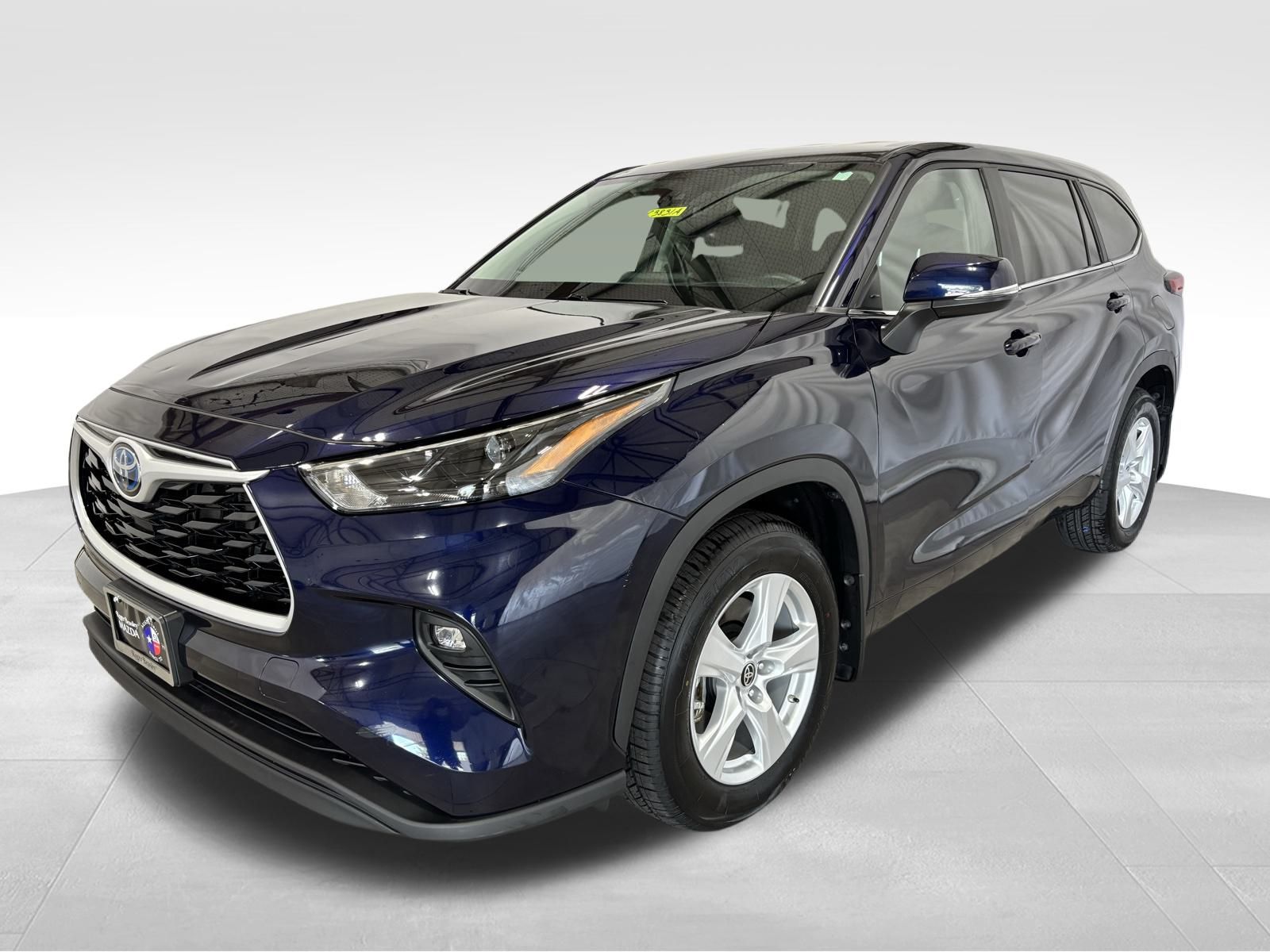 Used Car 2023 Toyota Highlander Hybrid  Le For Sale Under $40,000 In Austin, Texas
