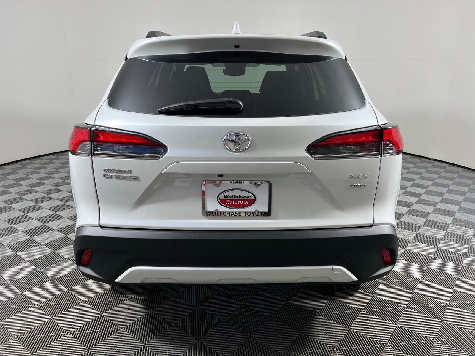 2025 Toyota Corolla Cross XLE 6