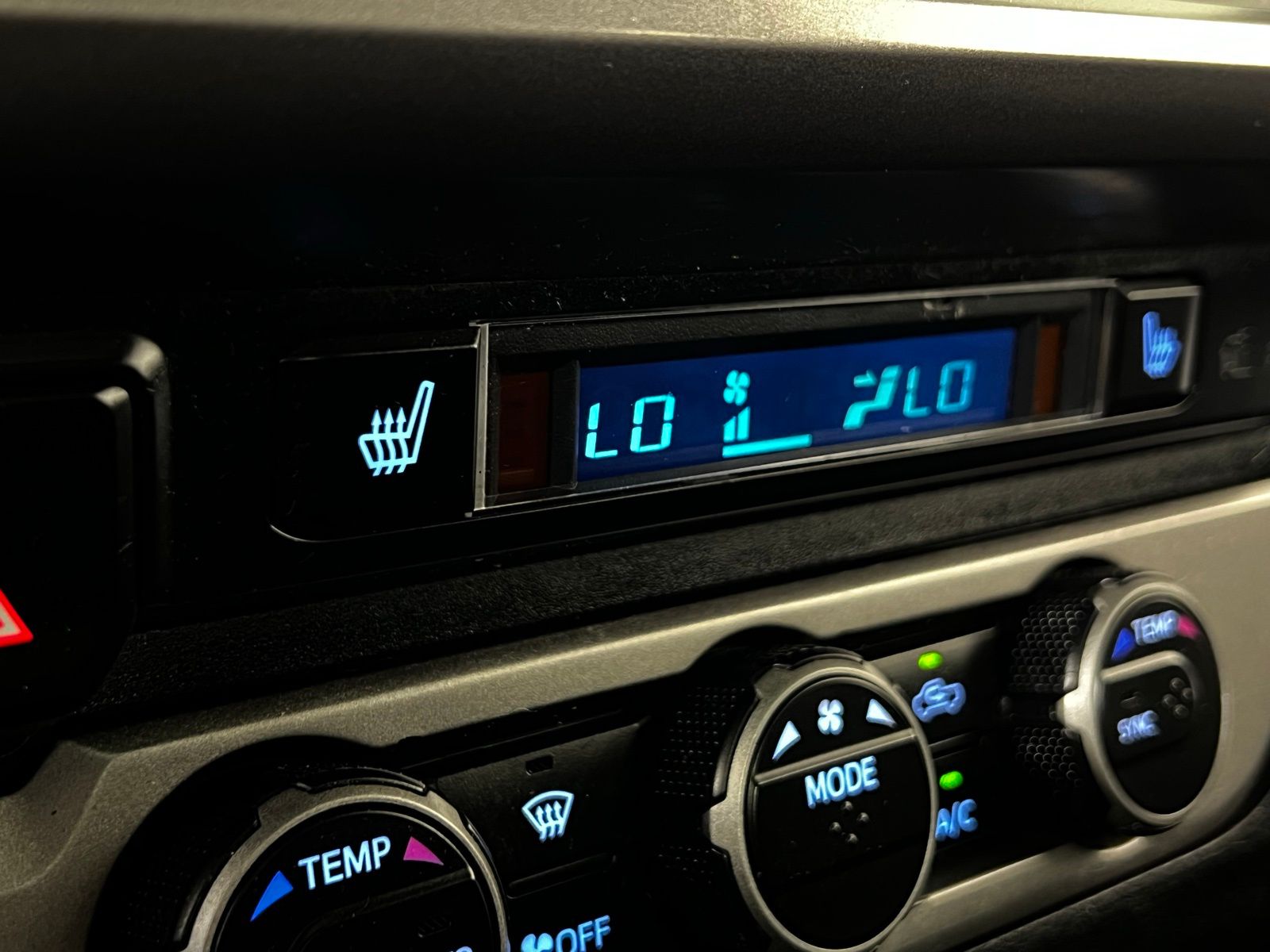 Thumbnail: 2023 Toyota Tacoma - 21