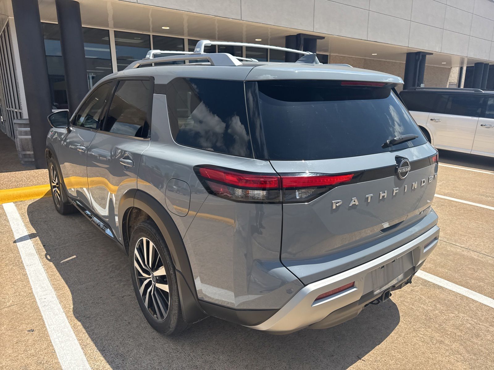 View vehicle photo 5