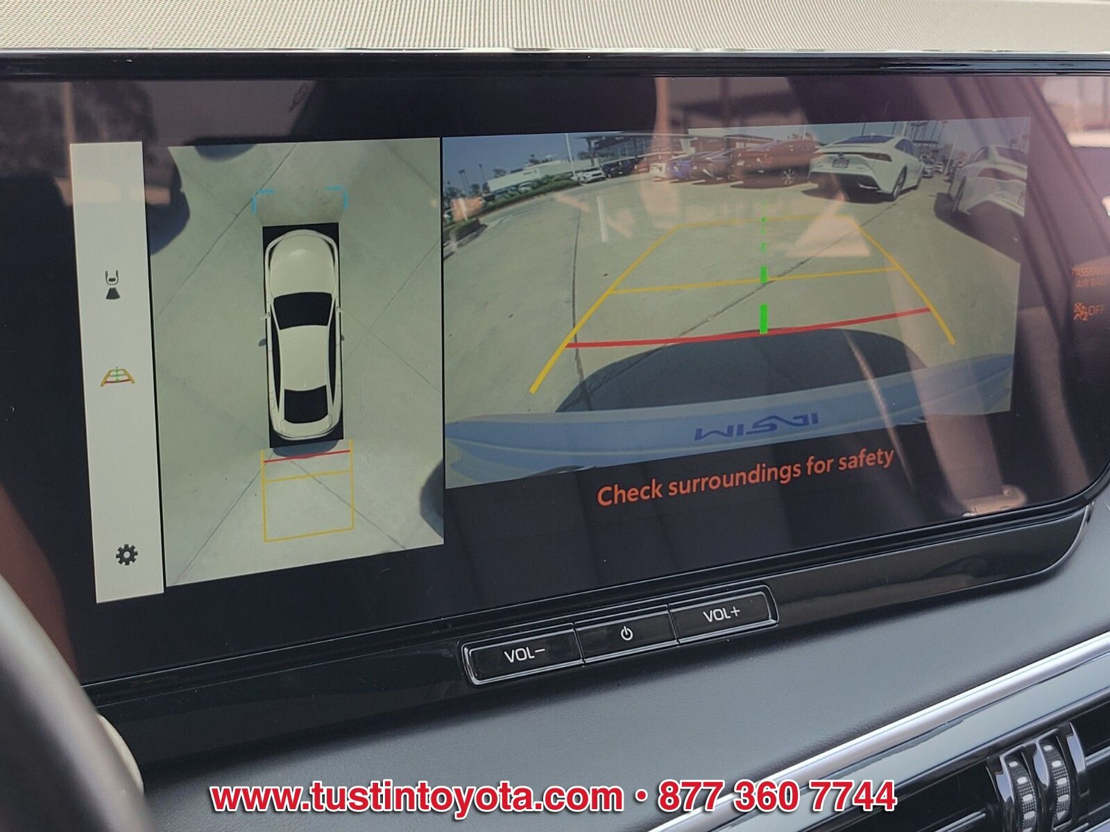Used 2024 White Toyota XLE image 21