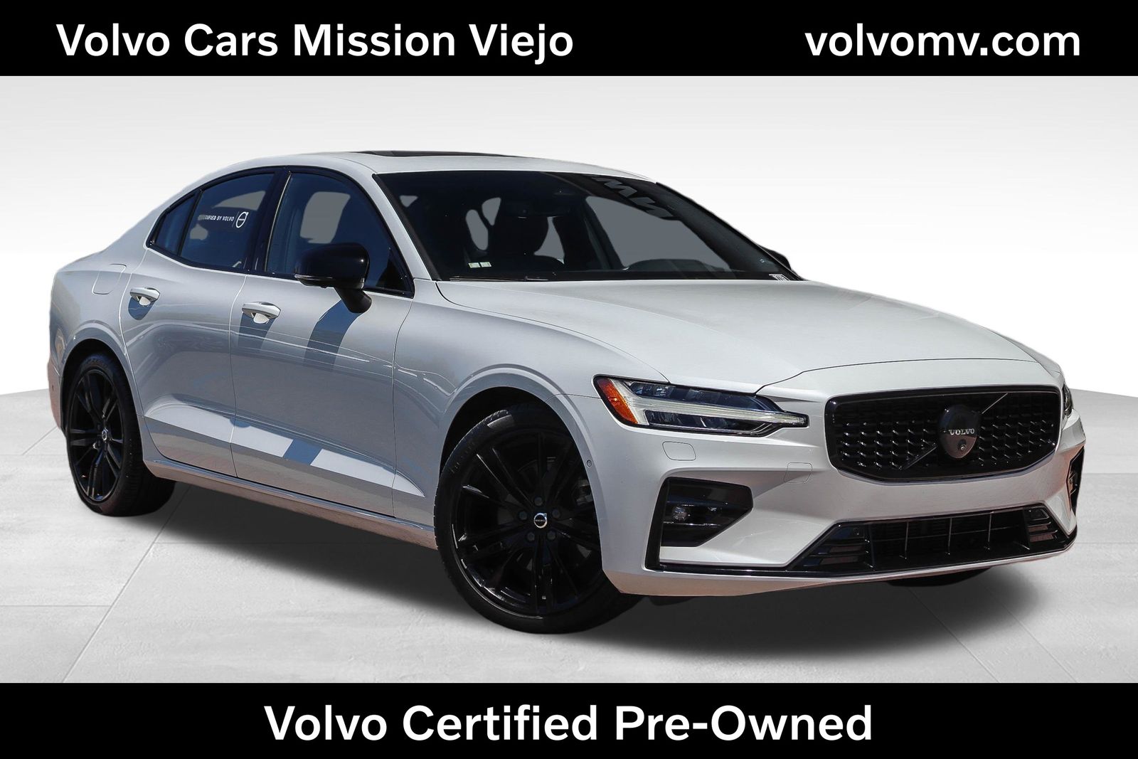 2024 Volvo S60 B5 Plus Black Edition