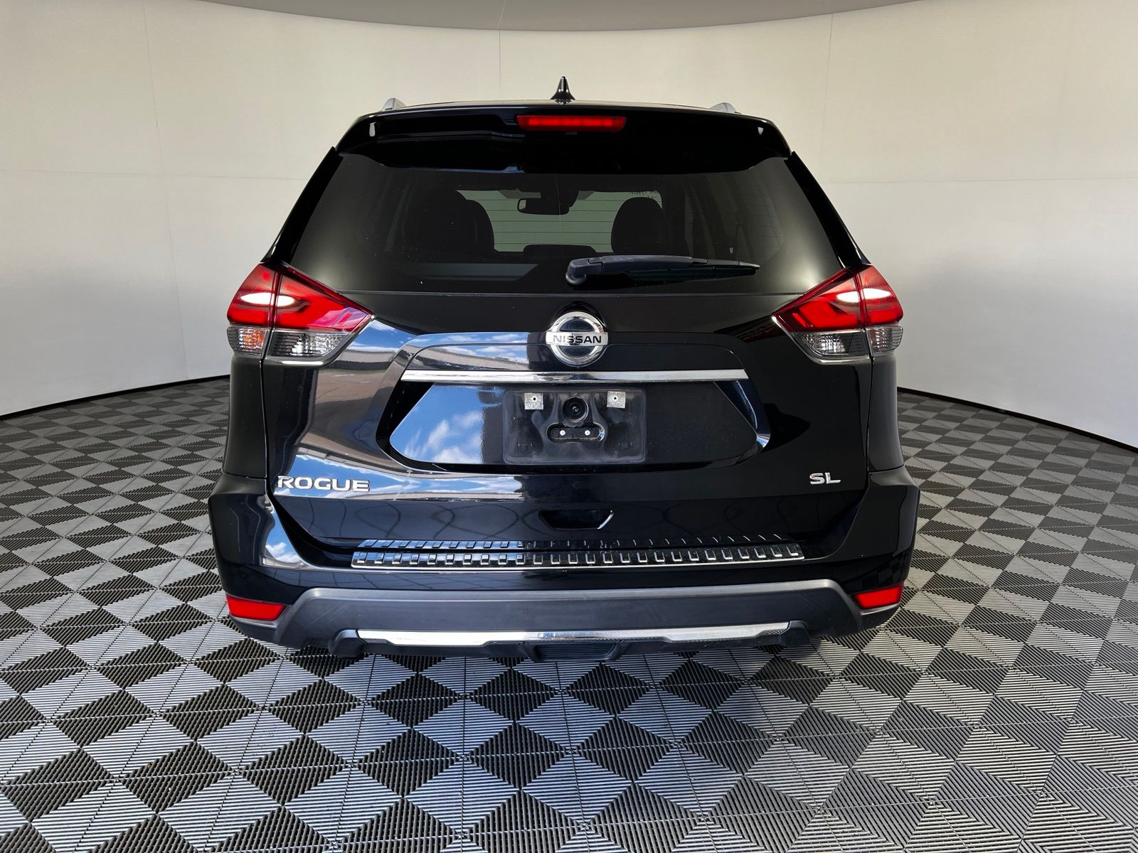 Thumbnail: 2017 Nissan Rogue - 6