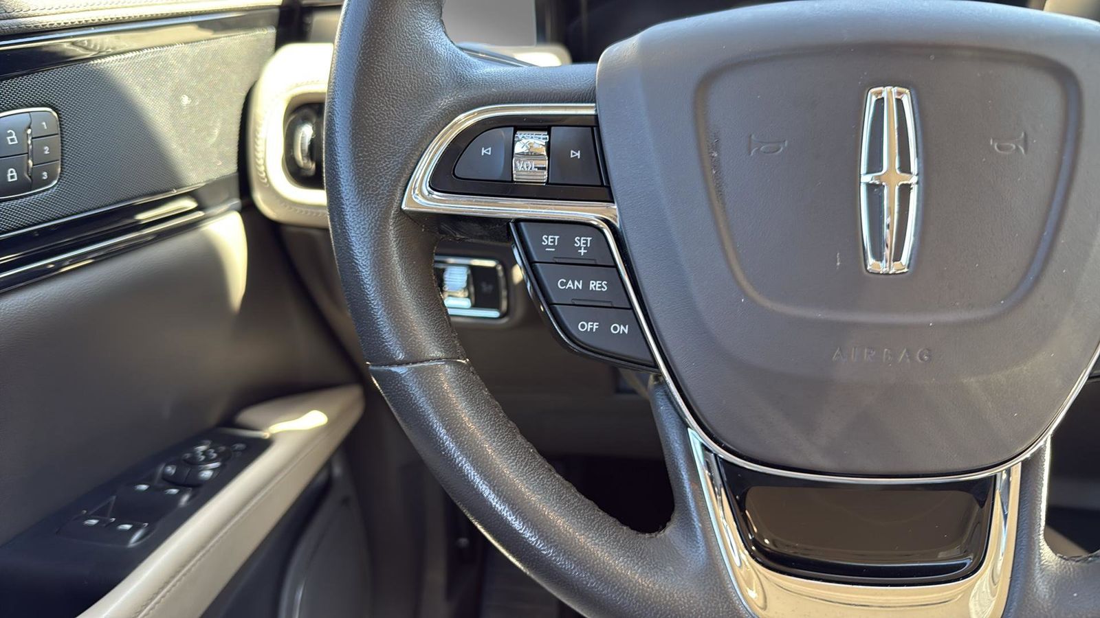 Used Car 2022 Lincoln Nautilus  Standard For Sale Under $35,000 In Austin, Texas