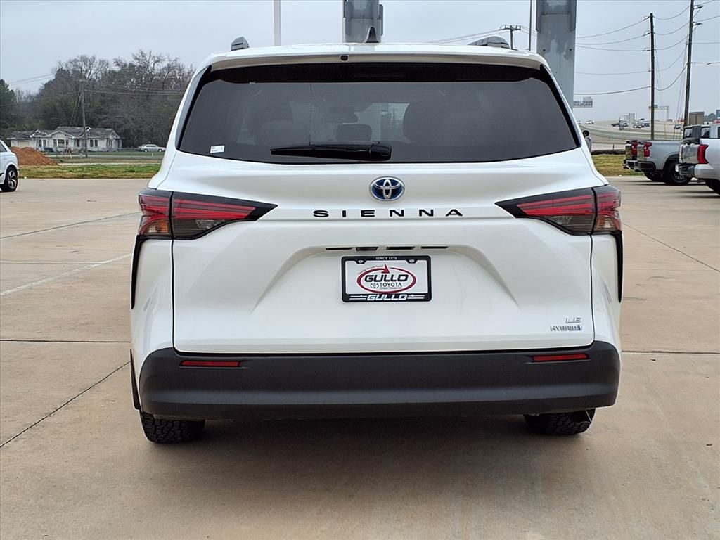 2022 Toyota Sienna LE White at AutoSavvy Houston Southwest