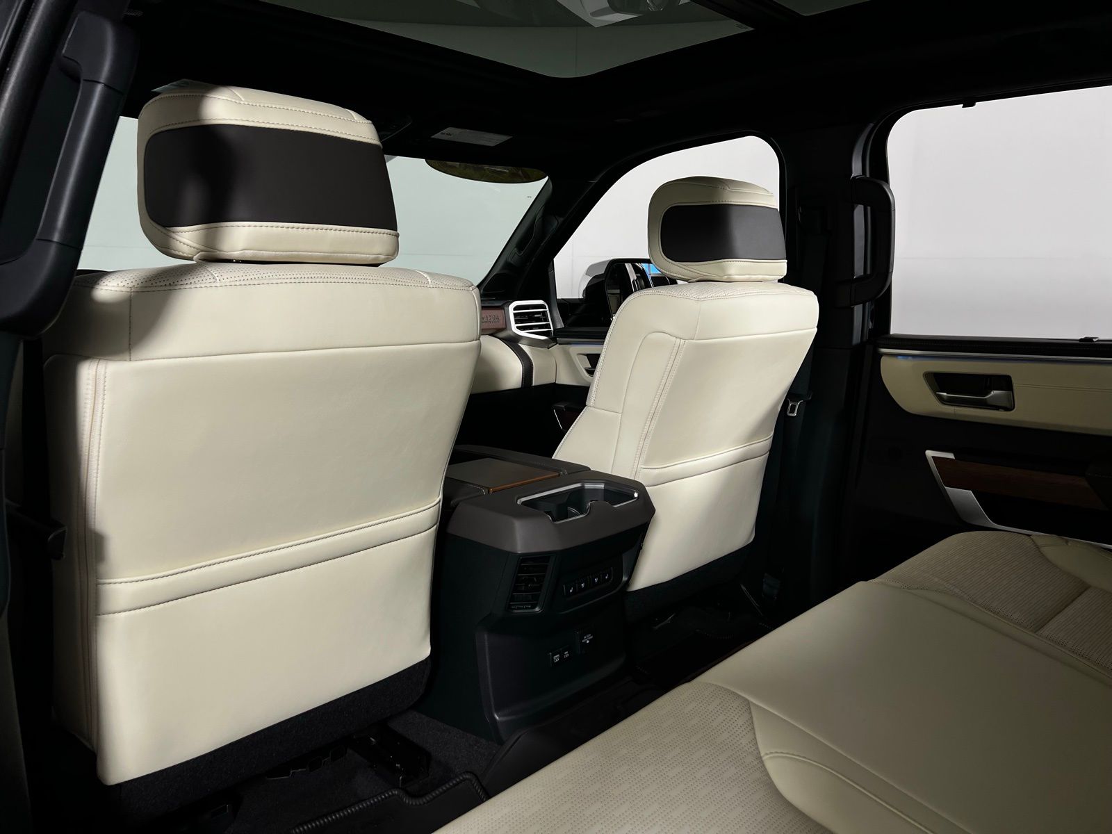 Thumbnail: 2023 Toyota Tundra - 25