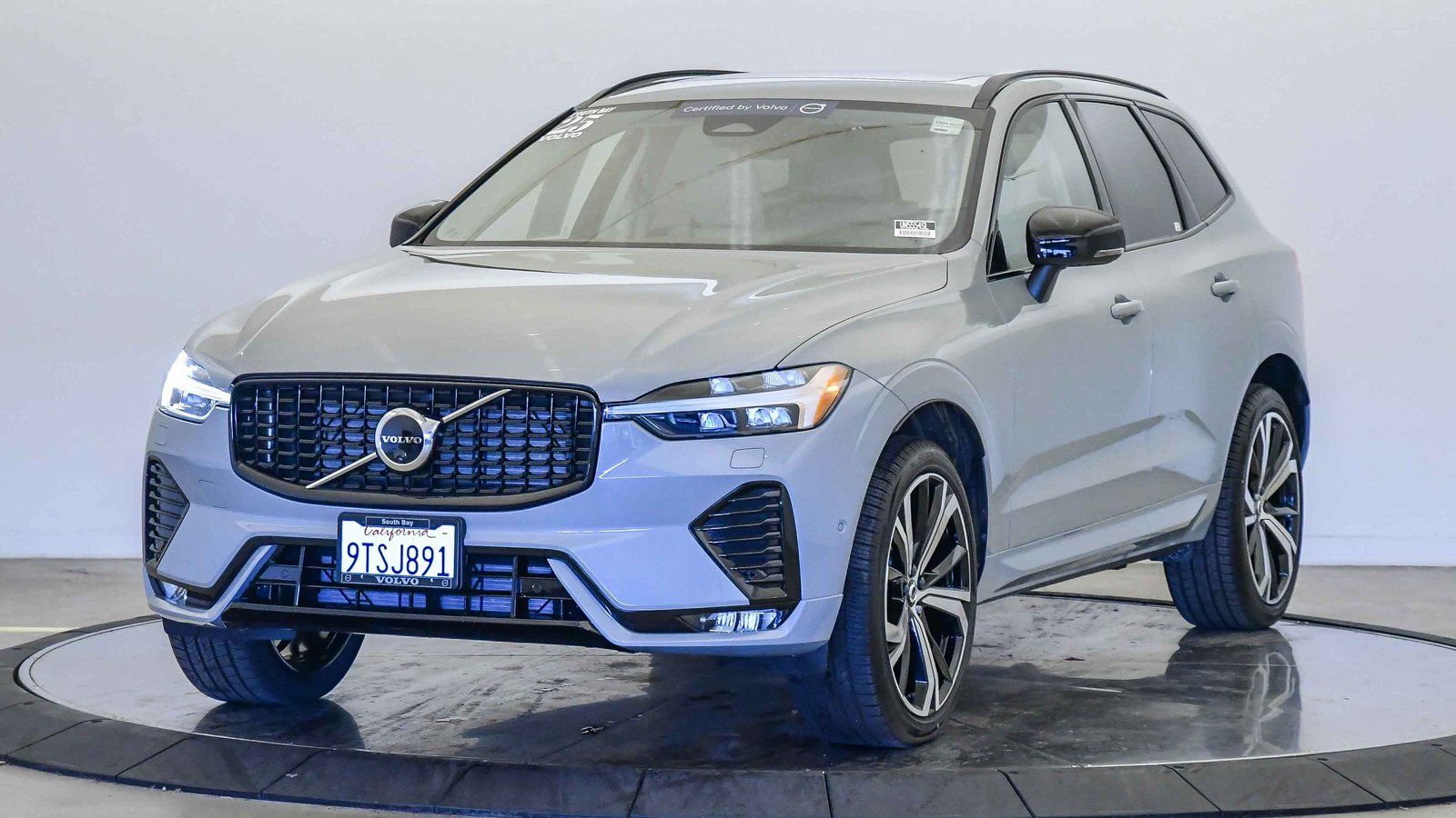 2025 Volvo XC60 B5 Ultra Dark Theme AWD