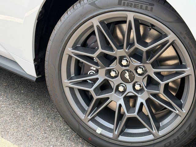 New 2026 Avalanche Gray Ford GT image 11