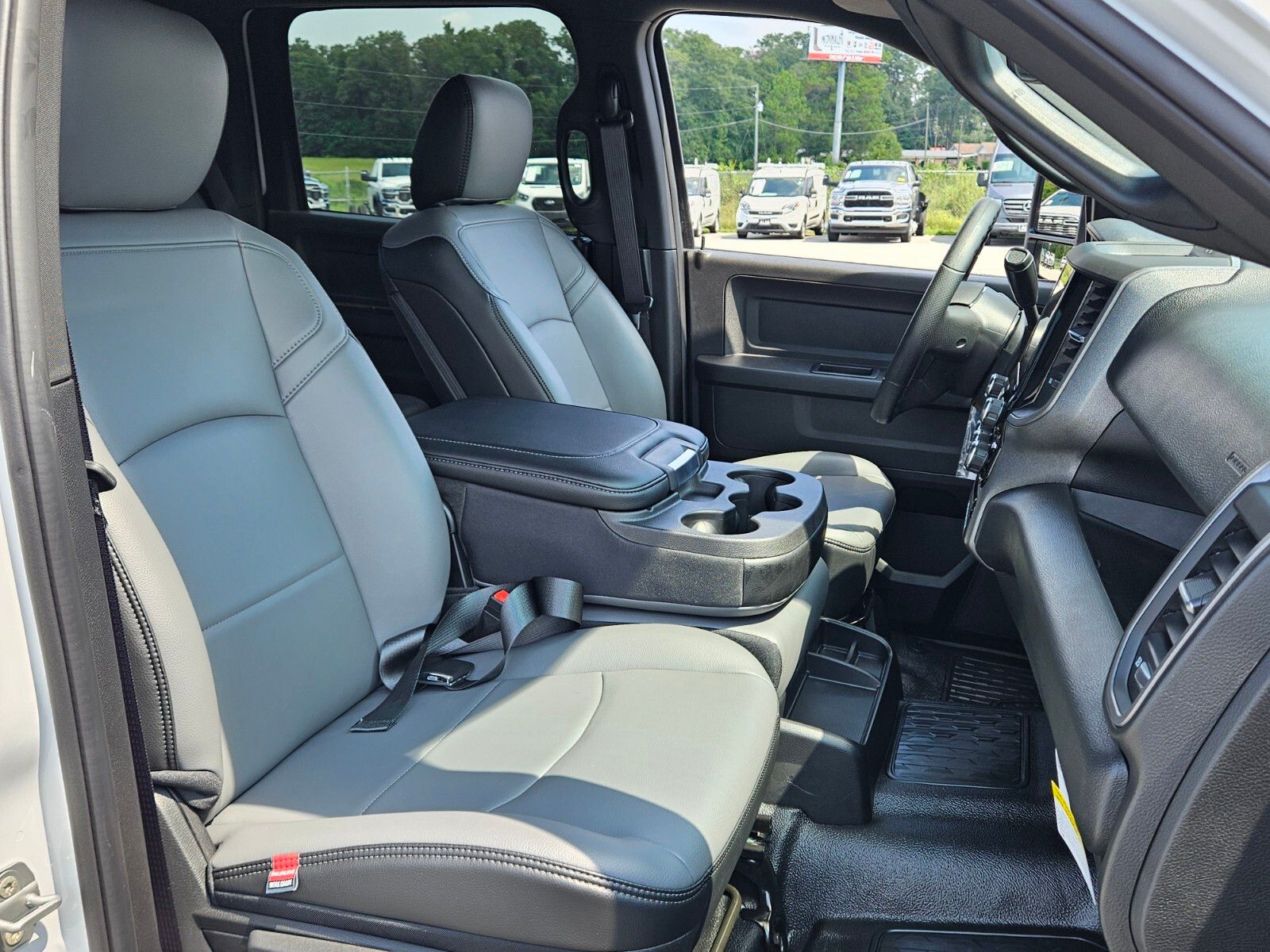 2025 Ram 3500 Tradesman photo 5