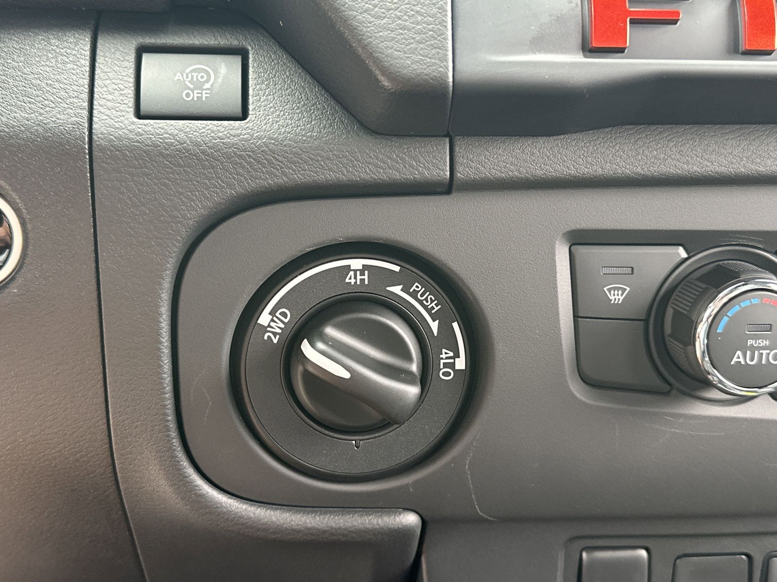 2025 Nissan Frontier PRO-4X photo 7