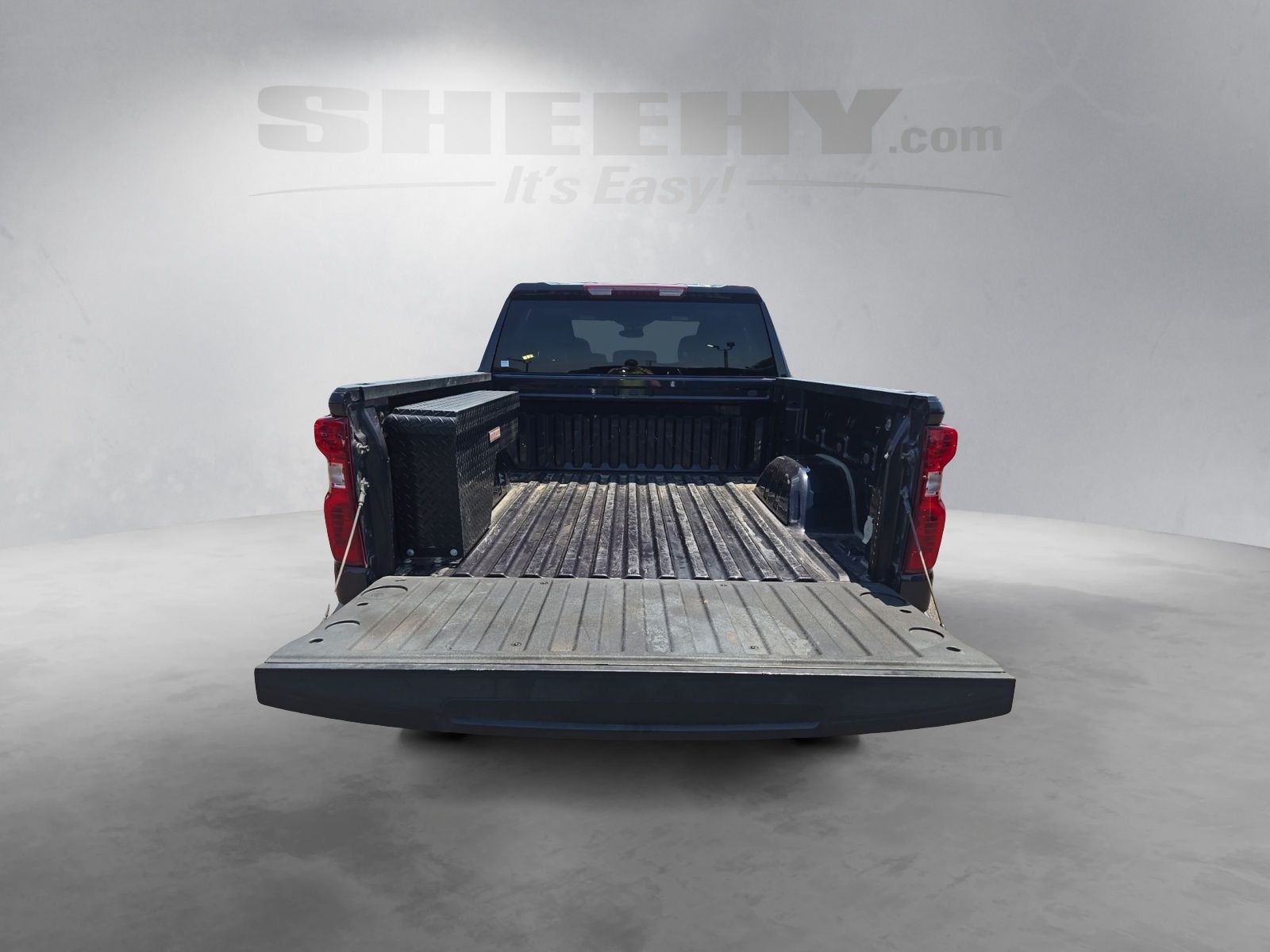 Used 2023 Gray Chevrolet LT image 28