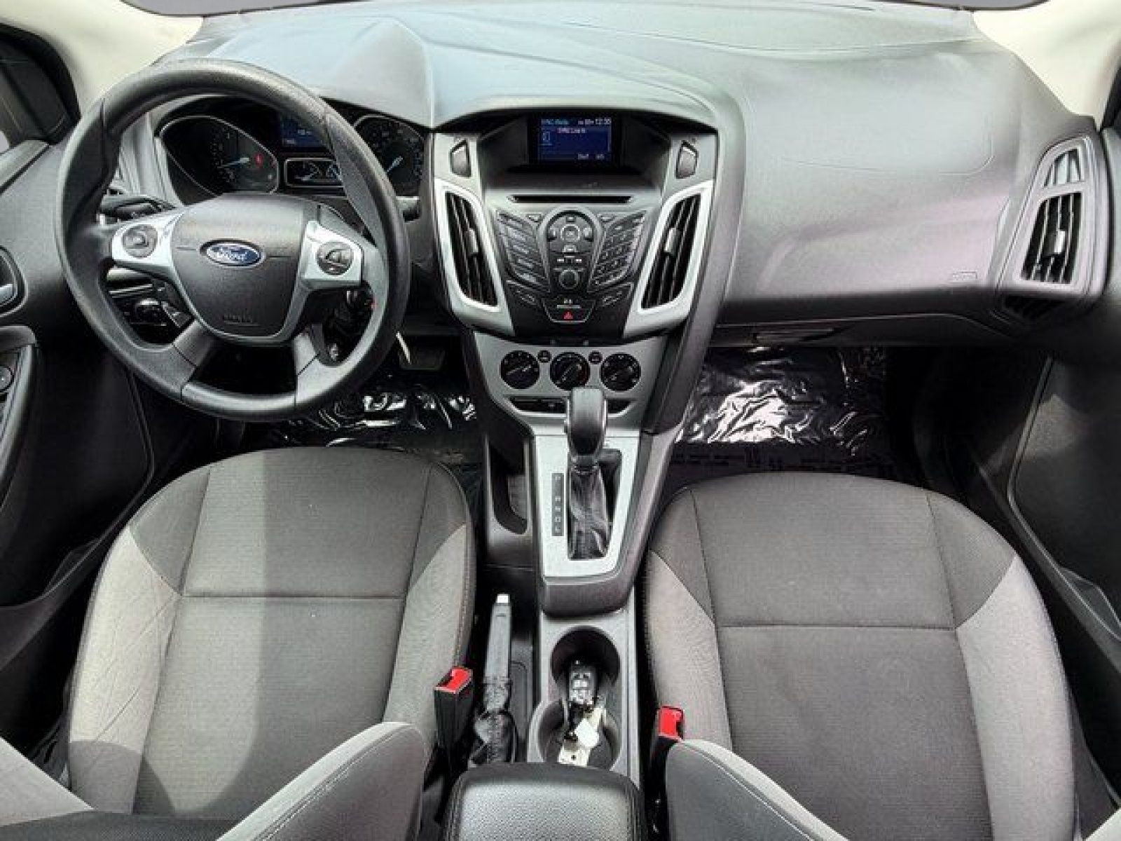 Used 2014 Sterling Gray Metallic Ford SE image 3