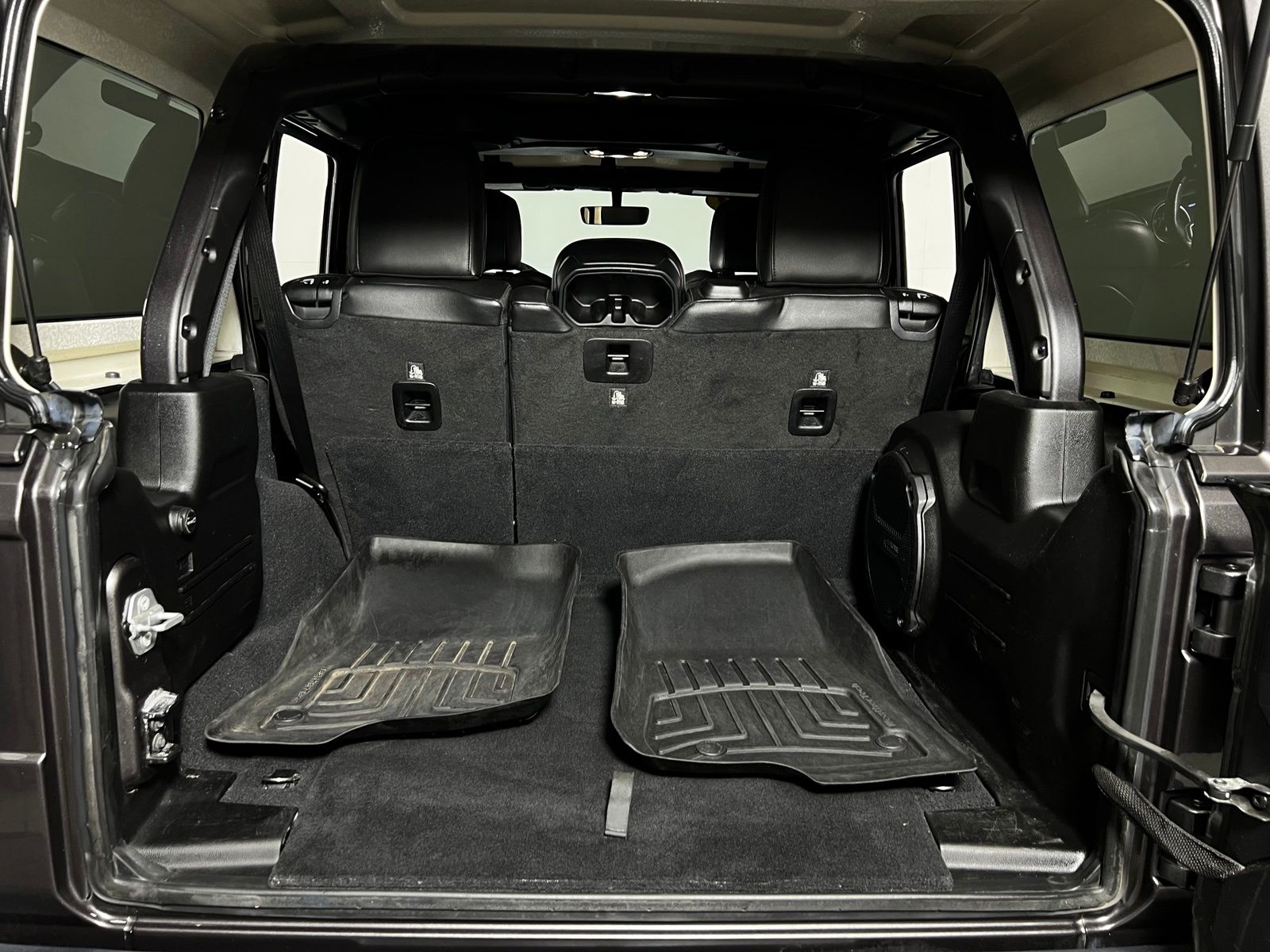 Thumbnail: 2019 Jeep Wrangler - 26