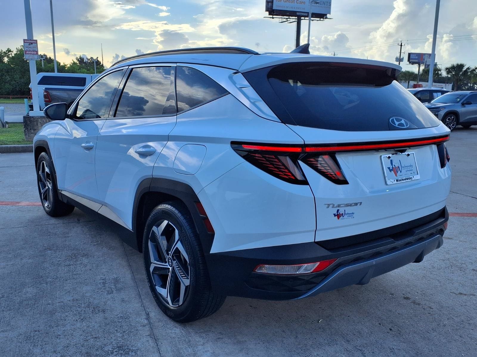 2024 Hyundai Tucson Limited White at Legacy Ford