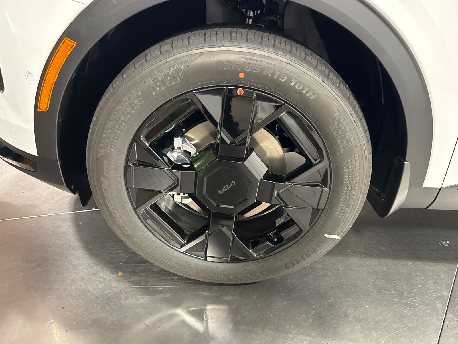 View vehicle photo 2