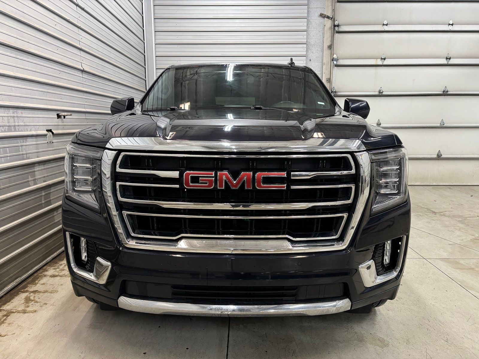 2021 GMC Yukon SLT - Image 2