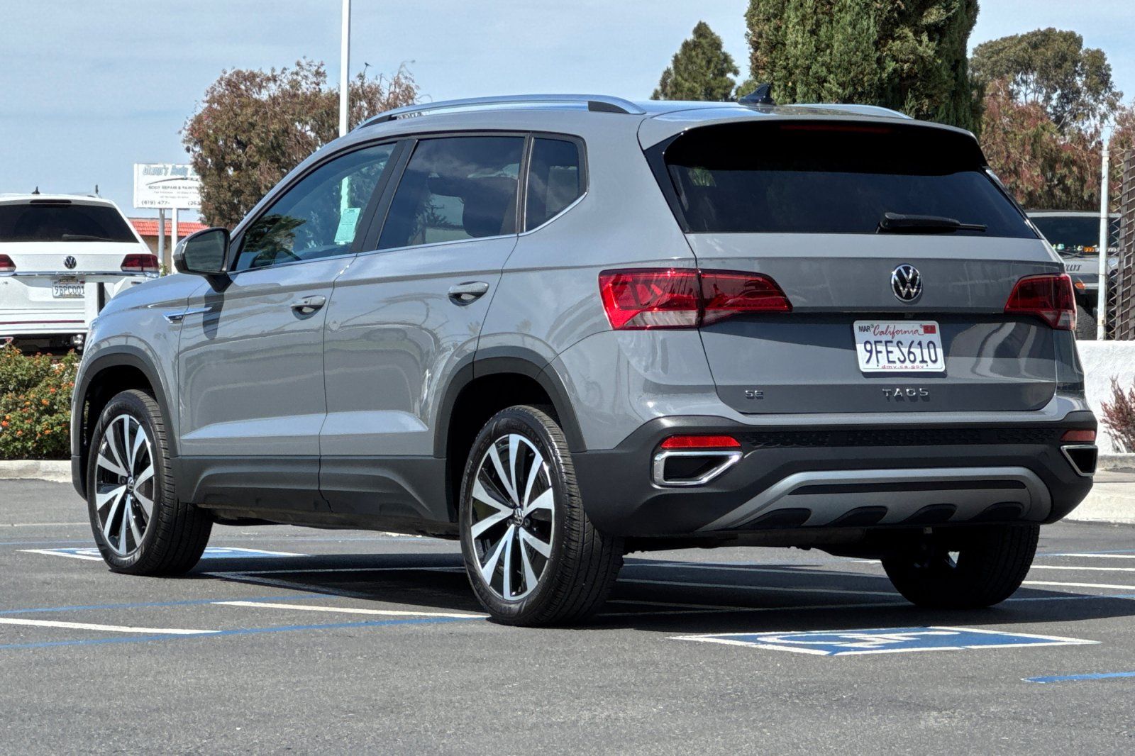 View vehicle photo 6