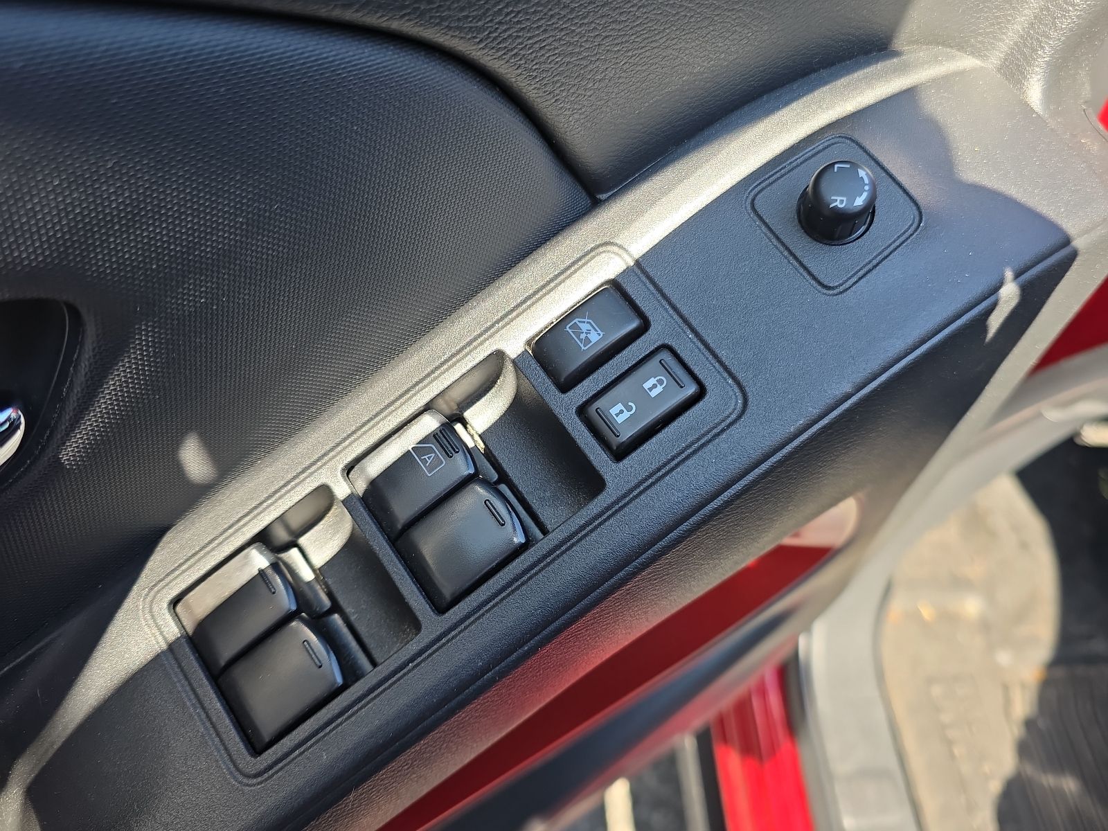 Used 2024 Red Nissan PRO-4X image 27