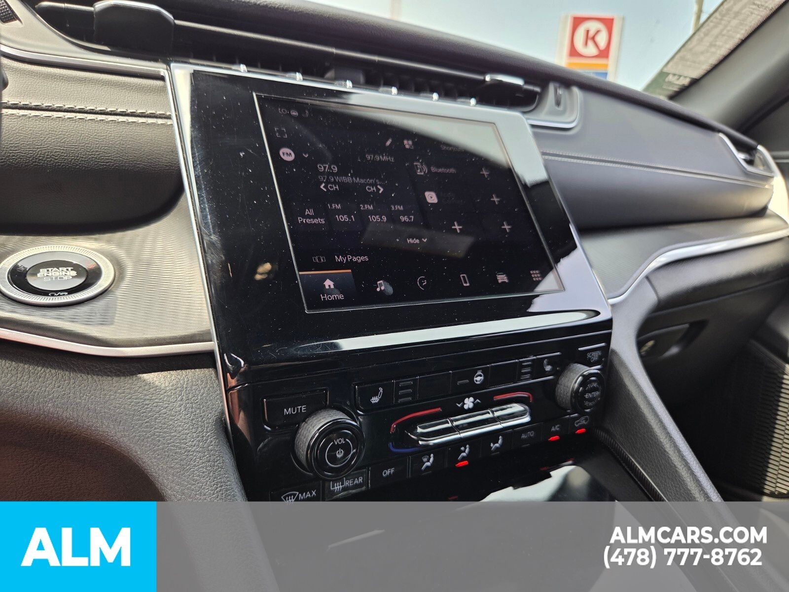 Used 2024 Gray Jeep Altitude image 29