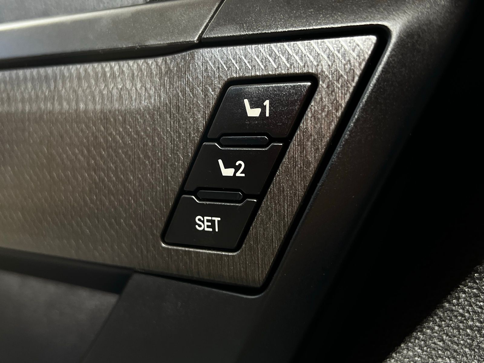 Thumbnail: 2022 Toyota Tundra - 15