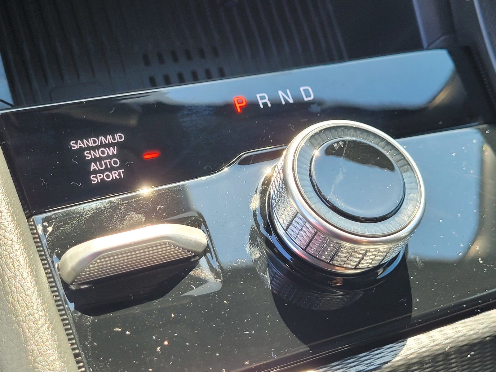 New 2026 White/off-white Jeep Laredo image 18