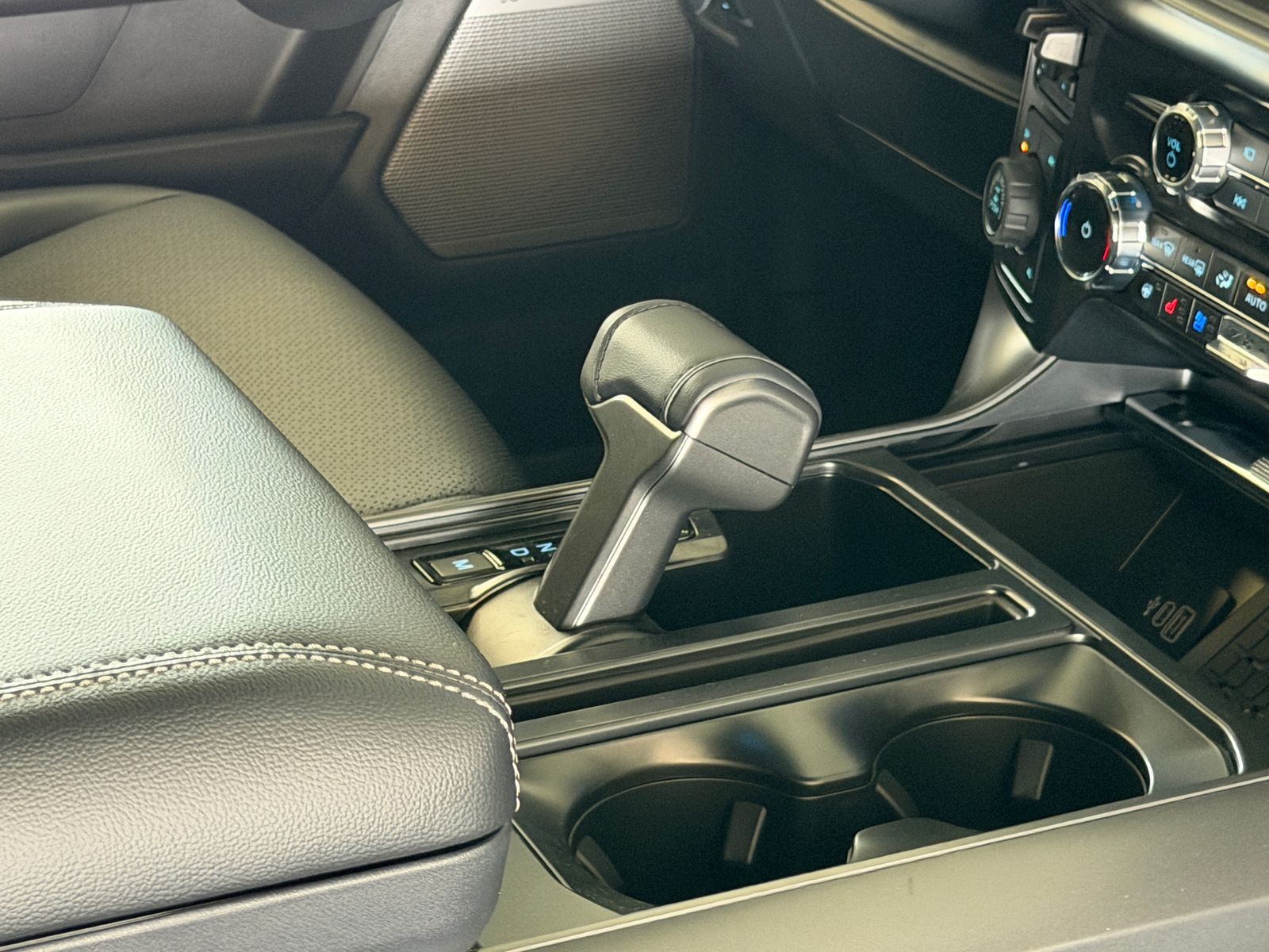 New 2026 Antimatter Blue Metallic Ford Lariat image 12